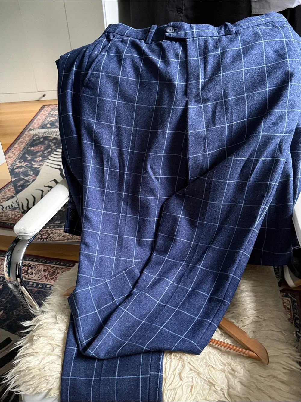 Men's Windowpane Navy Suit - Picture 9 of 10